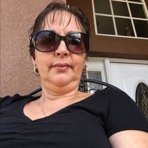 Meet your Posher, Dolores